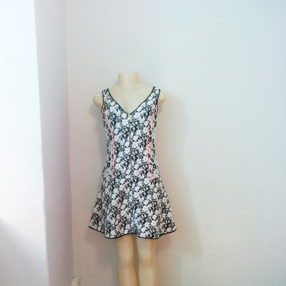 Black/White Floral Banana Republic Textured Dress